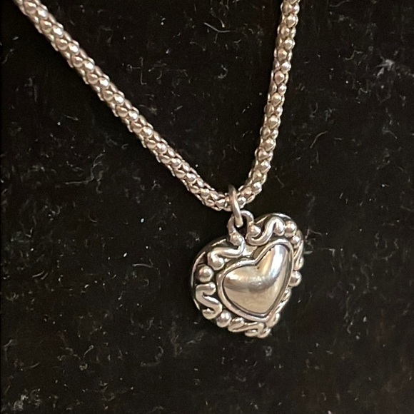 16.5” Contempo Collection silver plated Omega chain necklace & heart pendant - Picture 6 of 16